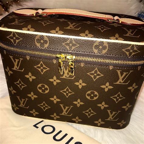 louis vuitton makeup taske